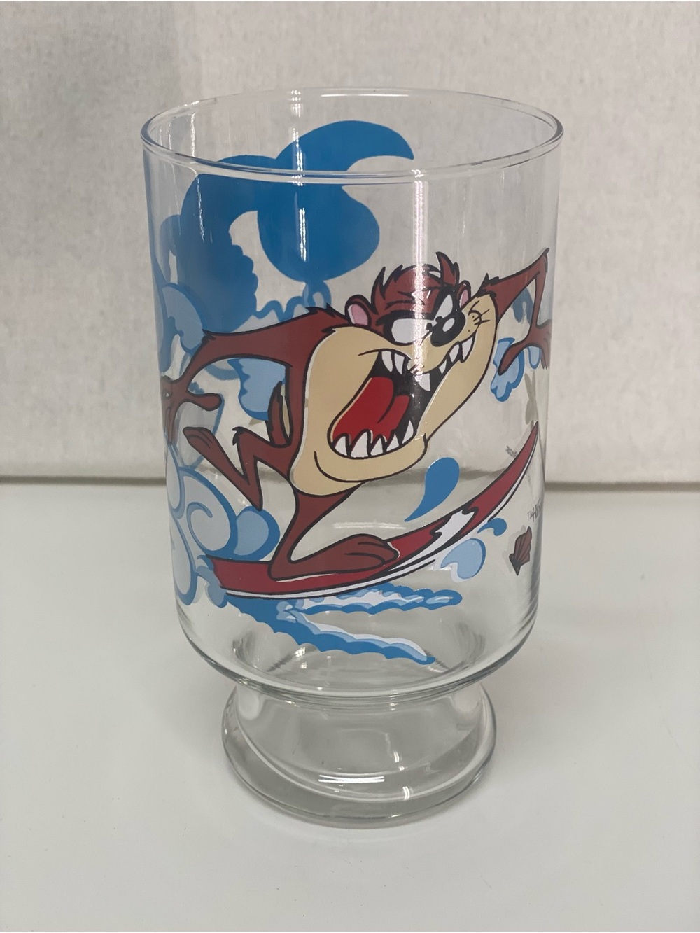 Looney Tunes 1995 Taz Surfing 32 oz Drinking Glass Warner Bros. Tasmanian Devil